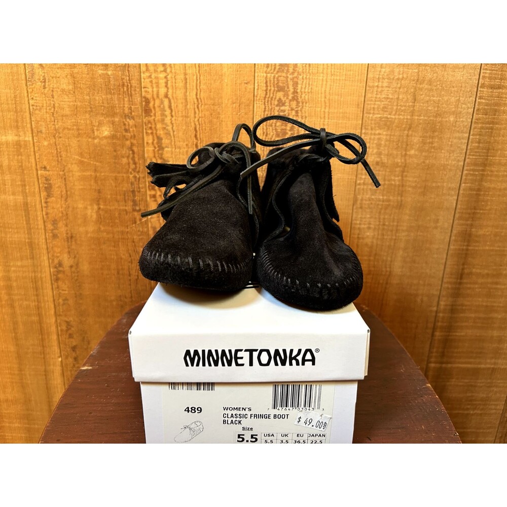 Minnetonka 489 Women's Moccasin US 5.5 Classic Fringe Softsole Boot Black Suede
